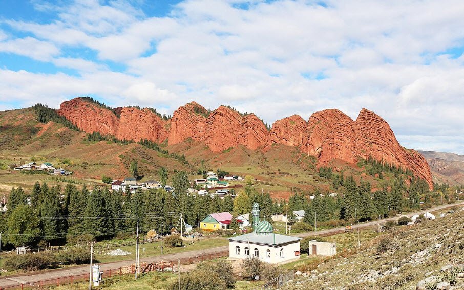 Jeti-Oguz Rocks (Seven Bulls), Near Karakol, Issyk-Kul, Kyrgyzstan